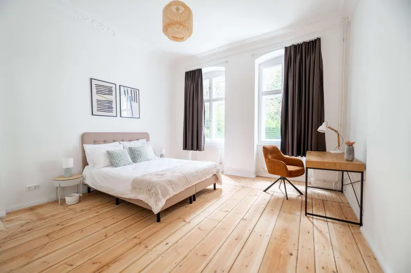 Stilvolle 4-Zimmer-Wohnung in Charlottenburg – Voll möbliert — photo 1